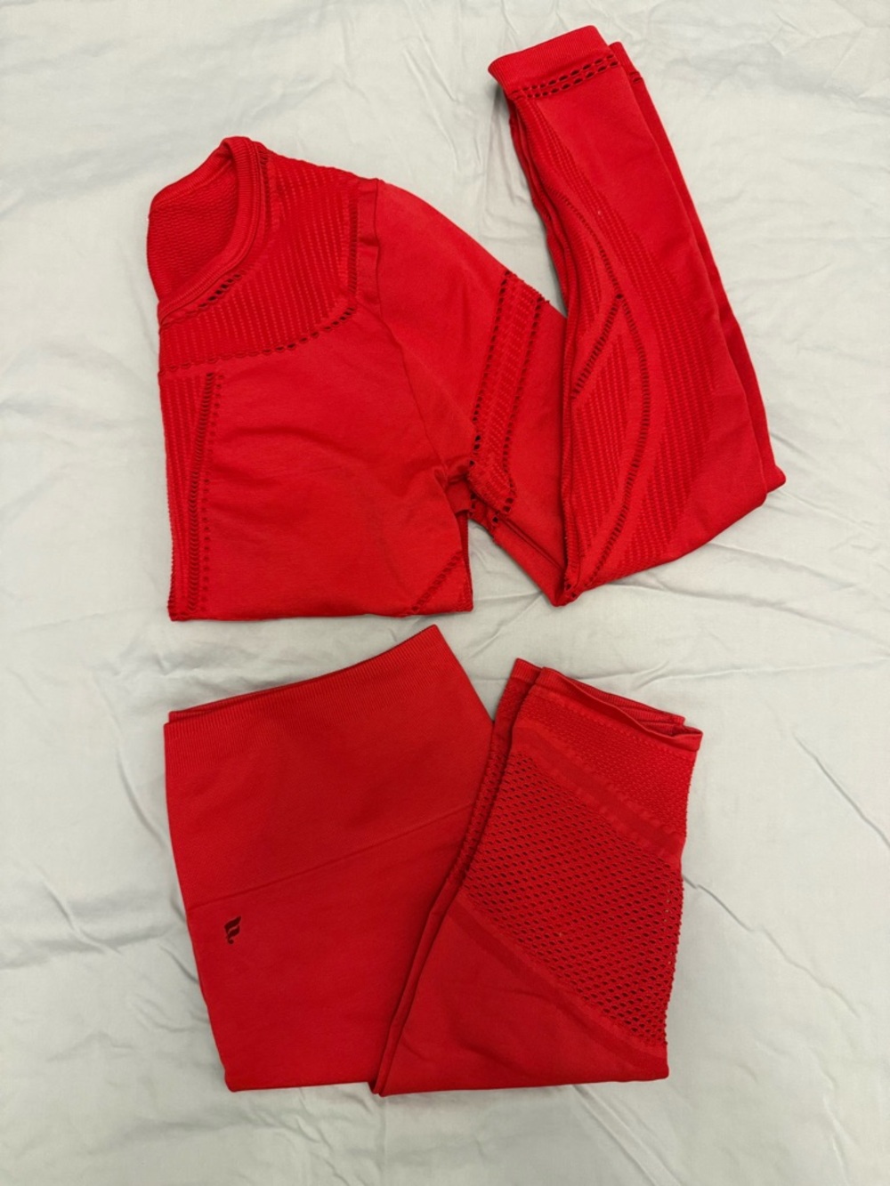 Red Seamless Active Leggings and Long-Sleeve Top Set - Picture 1 of 6